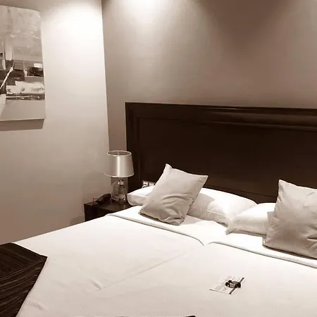 Отель Calzada 2*