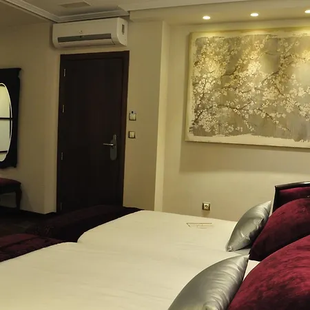 Hotel Calzada 2*