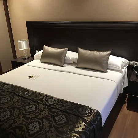 Hotel Calzada 2*
