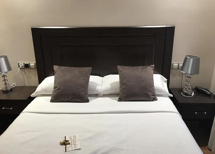 Отель Calzada 2*